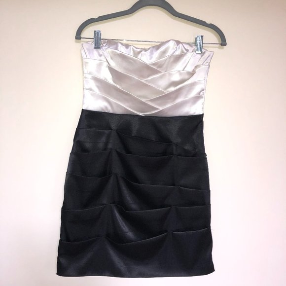 Stunning Satin Cream & Black Strapless Cocktail Dress Y2K Glamcore - Picture 1 of 11